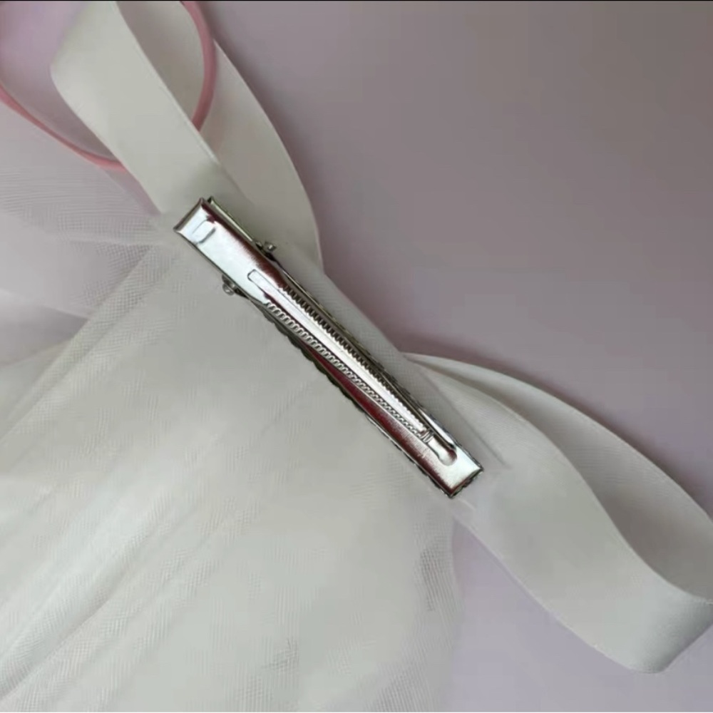 Short Wedding Veil with Slim Silk Bow - Picture 6 of 6